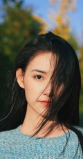 蒋依依清新简洁毛衣牛仔裤路桥街拍温暖写真图集