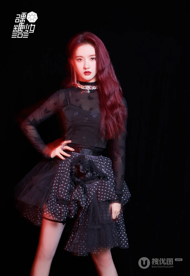 硬糖少女303全体女生成员光与影的交杂优雅万千酷黑宣传写真美照