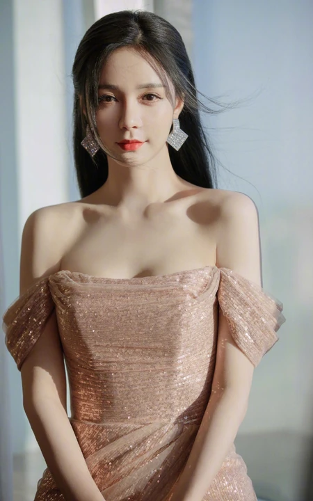 沈梦辰优雅气质金粉色轻纱礼裙裙礼服显动人美肩锁骨写真照