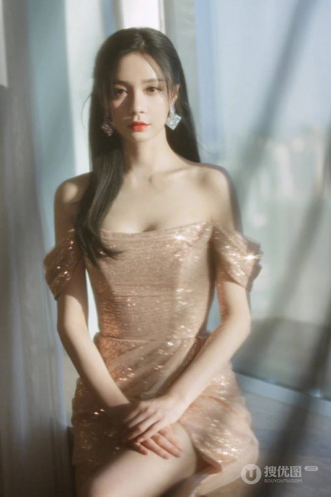 沈梦辰优雅气质金粉色轻纱礼裙裙礼服显动人美肩锁骨写真照