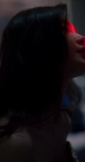 angelababy气质时尚斜依沙发写真美照，轻粉礼裙长裙，柔美动人