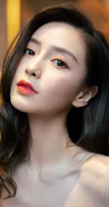 angelababy气质时尚斜依沙发写真美照，轻粉礼裙长裙，柔美动人