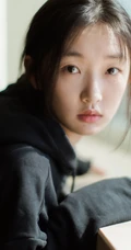 周依然微博晒纯素颜居家生活照可爱图片