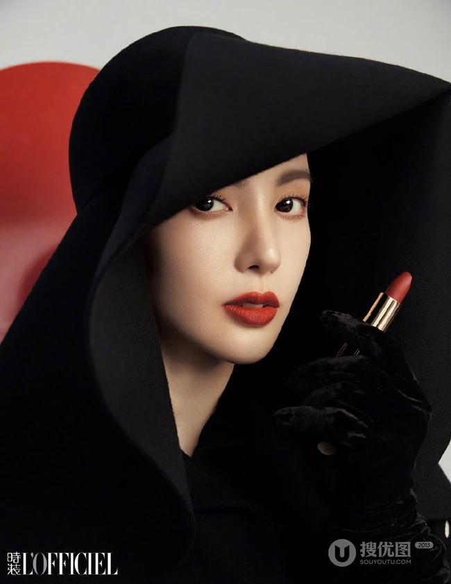 金晨最新《时装LOFFICIEL》十一月刊杂志写真，多套服饰诠释&ldquo;姐姐&rdquo;魅力