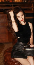 angelababy杨颖黑色露背装皮短裙气质时尚酒吧写真
