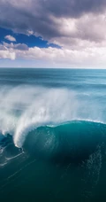 广阔无际的大海，海面翻起的巨浪风景高清手机壁纸推荐