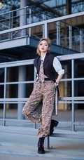THE9女团成员时尚靓丽穿搭户外写真美照