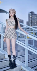 THE9女团成员时尚靓丽穿搭户外写真美照