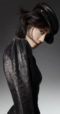 大长腿女明星李溪芮高冷范黑色连衣短裙写真照