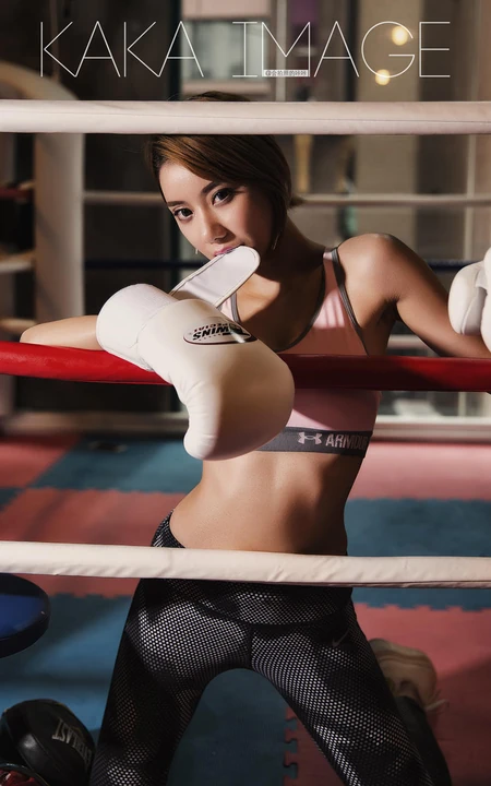 马尾辫发发型女生紧身运动背心健美裤拳击摄影艺术写真照片