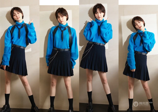 漂亮清爽女孩成果蓝色毛衣黑裙穿搭可爱写真图片