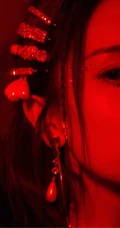 白鹿朋克风酷星钻上衣工装长裤搭配亮相双11晚会活动写真美照