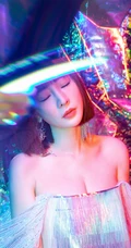 柳岩银白色礼裙裙气质时尚梦幻光影之中写真照
