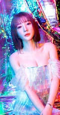 柳岩银白色礼裙裙气质时尚梦幻光影之中写真照