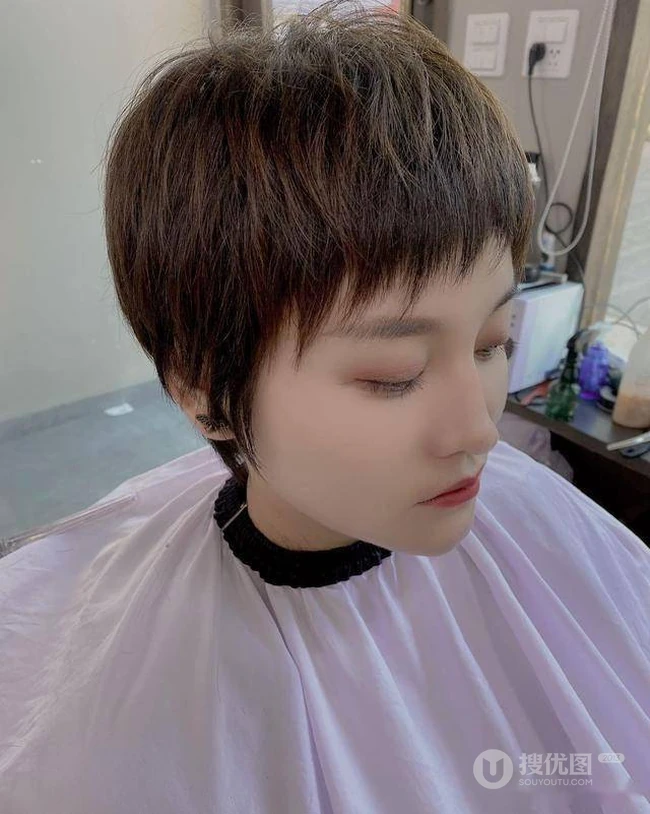 什么样的短发好看？精选时尚，清爽，干净，有朝气的女生短发发型图集参考 第9张