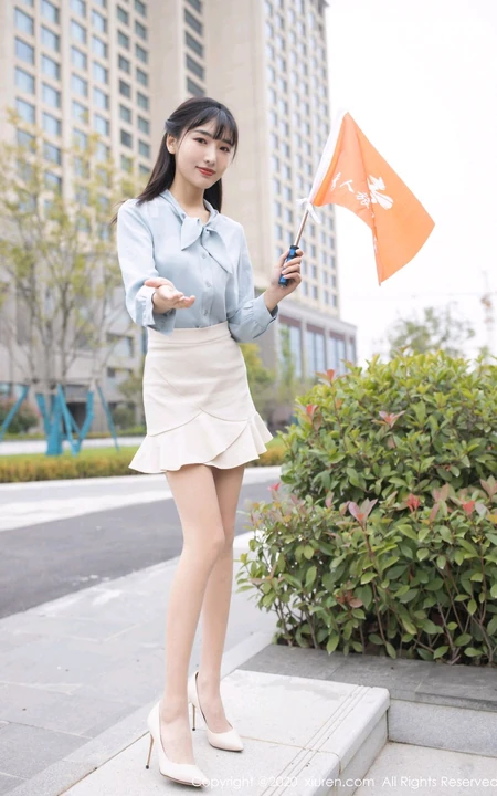 身高腿长漂亮导游小姐姐陆萱萱蓝衫白裙肉袜装高跟穿搭剧情式写真图片集