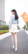 身高腿长漂亮导游小姐姐陆萱萱蓝衫白裙肉袜装高跟穿搭剧情式写真图片集