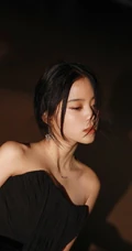 欧阳娜娜迎着明月海边写真照，黑色礼裙长裙着身优美动人