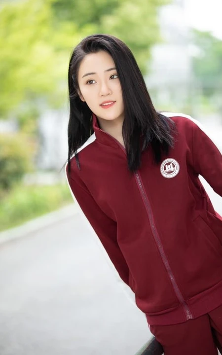 张可盈运动校服穿搭怀念校园写真图片