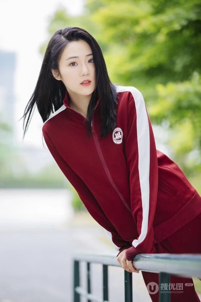 张可盈运动校服穿搭怀念校园写真图片