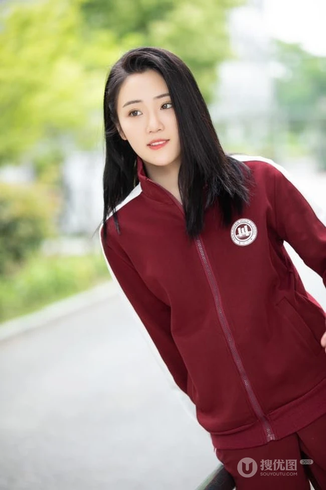 张可盈运动校服穿搭怀念校园写真图片