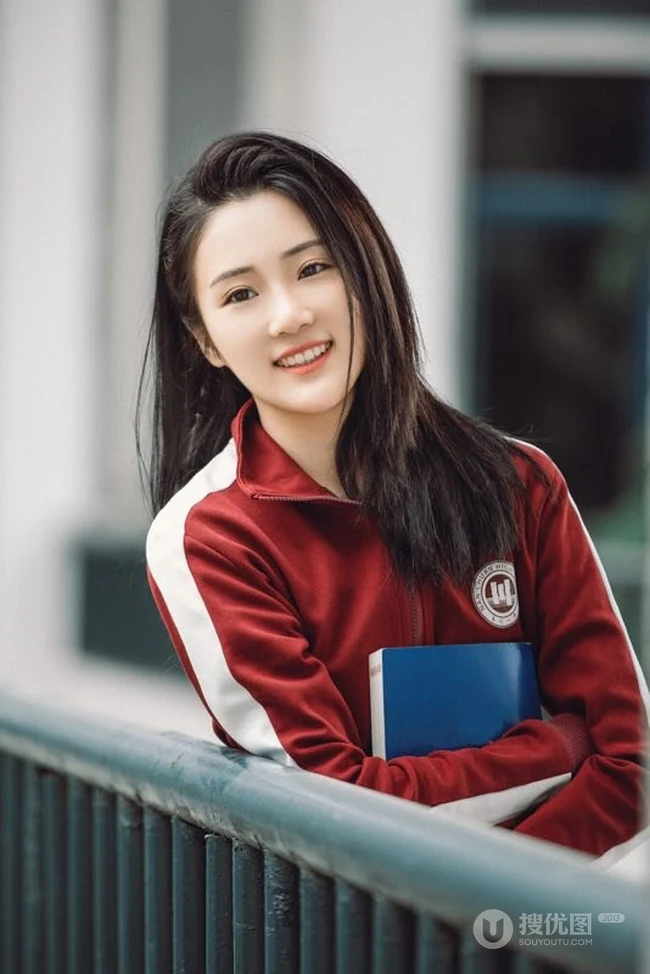 张可盈运动校服穿搭怀念校园写真图片