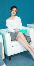 陈妍希白衣短裙甜美可爱写真图片
