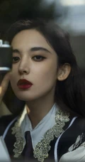 古力娜扎优雅，气质，气质于一体的《周末画报》十一月刊封面写真大片