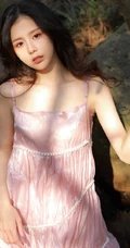 户外山间溪曝光现的高颜值清纯粉衣公主裙女生小姐姐森系写真集