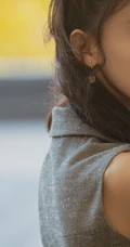 吴谨言优雅动人无袖上衣搭配蓝色纱裙唯美气质写真照片