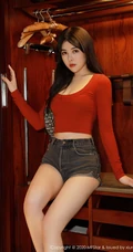 魔鬼身材漂亮女生小姐姐韩静安紧身红色T恤牛仔热裤柔美气质室内写真图集