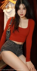 魔鬼身材漂亮女生小姐姐韩静安紧身红色T恤牛仔热裤柔美气质室内写真图集