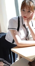 马尾辫女生嫩模yoo优优清纯学院风校服短裙长筒袜落地窗前写真美图集