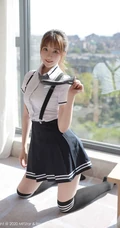 马尾辫女生嫩模yoo优优清纯学院风校服短裙长筒袜落地窗前写真美图集