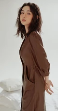 粉扑扑的脸蛋好可爱，女生王玉雯短卷发型靓丽百变室内写真集