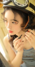 头发卷卷超可爱大眼睛少女少女双麻花辫发型背带裤甜美动人暖室内写真