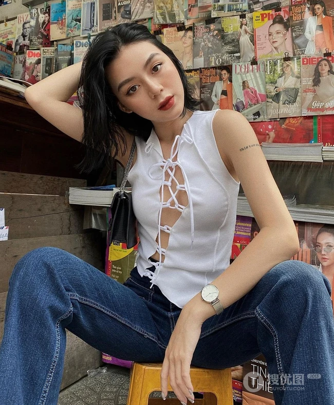 齐刘海短发发型混血女生时尚靓丽，青春动感唯美气质生活照片图集