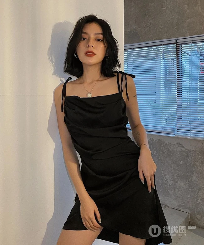 齐刘海短发发型混血女生时尚靓丽，青春动感唯美气质生活照片图集