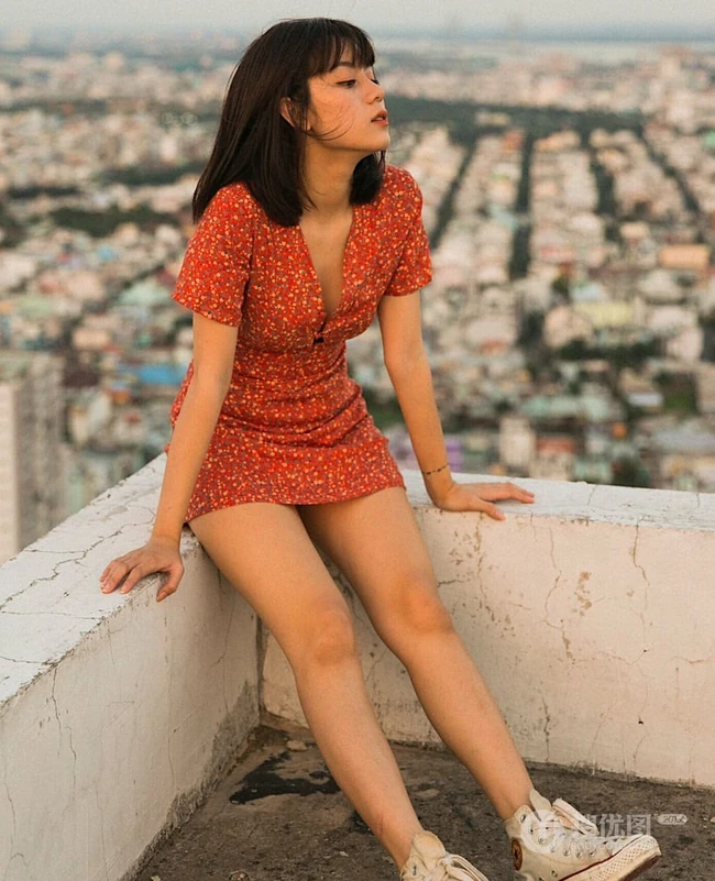 齐刘海短发发型混血女生时尚靓丽，青春动感唯美气质生活照片图集
