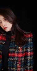 贾青柔美气质冬日穿搭户外茅草坡唯美写真照片