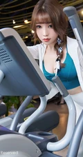 健身房里的完美线条女生芝芝Booty紧身健身衣运动裤高清气质时尚写真图集