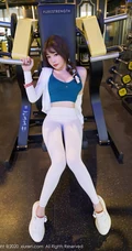 健身房里的完美线条女生芝芝Booty紧身健身衣运动裤高清气质时尚写真图集