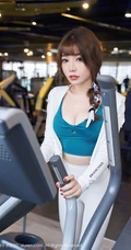 健身房里的完美线条女生芝芝Booty紧身健身衣运动裤高清气质时尚写真图集
