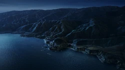 高空鸟瞰下不同天气，时间段里的湖泊，以及层层叠叠山脉壁纸图片