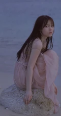 看潮汐日落，海边沙滩戏水的粉裙少女唯美摄影写真图集