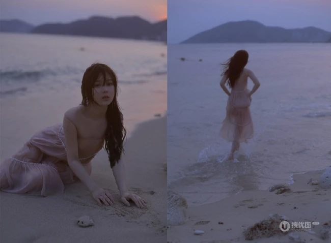 看潮汐日落，海边沙滩戏水的粉裙少女唯美摄影写真图集