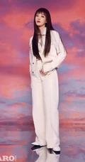 李一桐MadameFigaro中文版杂志写真照，多套冬装服饰诠释时尚女人魅力