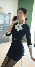 魅力十足女生职场老板上司安然Maleah别样风情连衣短裙深袜袜写真套图