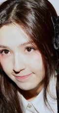 哈妮克孜可爱少女风黑白搭甜美自拍照