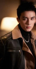 吴磊清爽小平头发型搭配黑色皮衣牛仔裤时尚酷帅穿搭写真图片